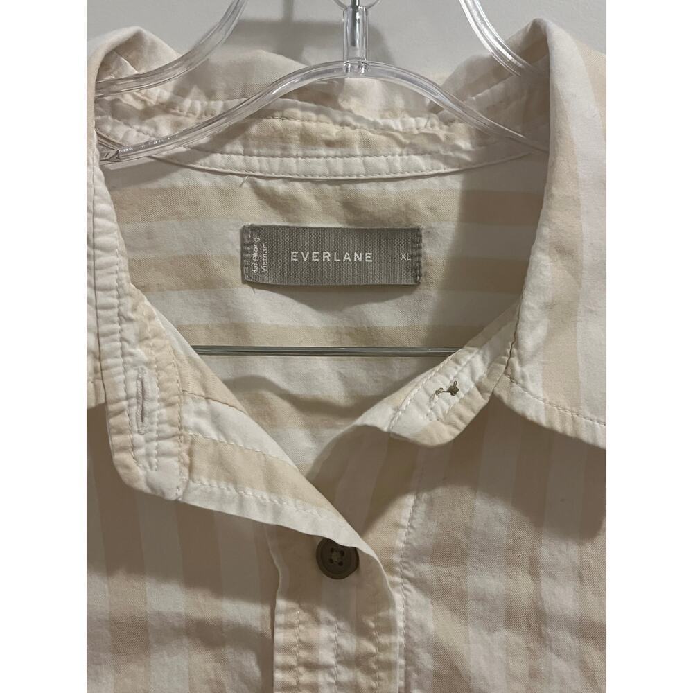 Everlane Way Short Shirt in Silky Cotton - Picture 3 of 7